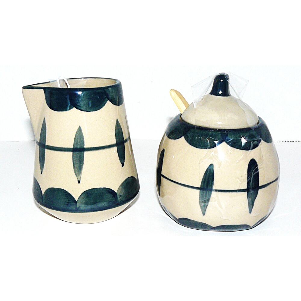 Creative Co-op Ceramic Creamer & Sugar Pot Set With Lid & Spoon Cottagecore - Picture 5 of 7